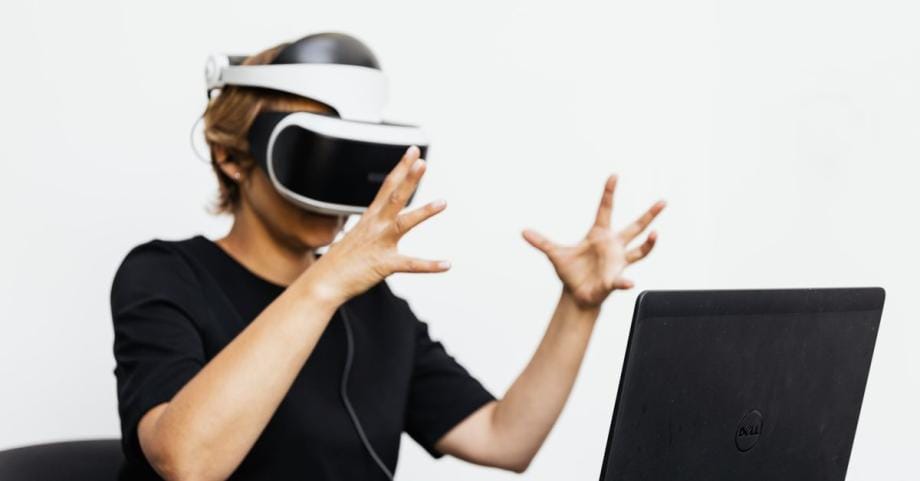 2026 Vizard 全指南：AI 视频剪辑工具与 VR 开发平台解析